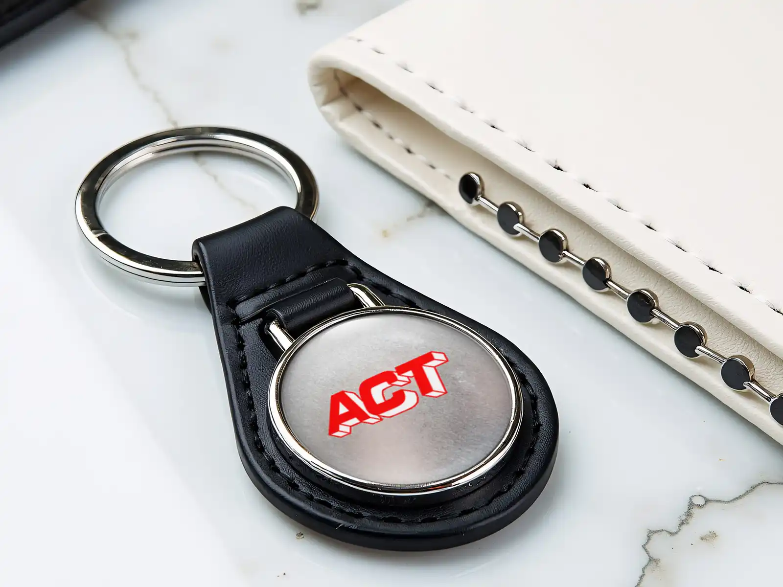 ACT Porta Llaves Cuero Moderno Elegante Fuerza Tuneo